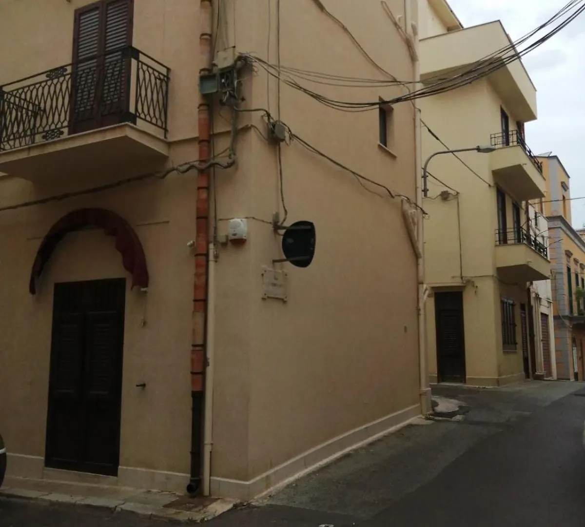 Domus Case Vacanze Civico Del Mare كاستيلاّماري ديل غو بيت ضيافة